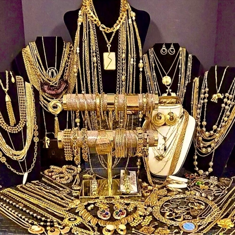 ⚜️3 LB Gold Silver tone Jewelry Extravaganza Lot| Vintage Mod Statement Bulk ⚜️ - Picture 4 of 8